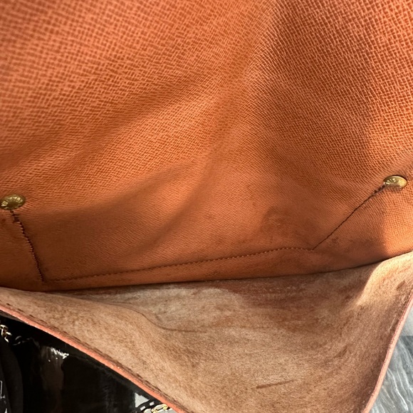 Louis Vuitton Double Rabat Pochette - Picture 8 of 11